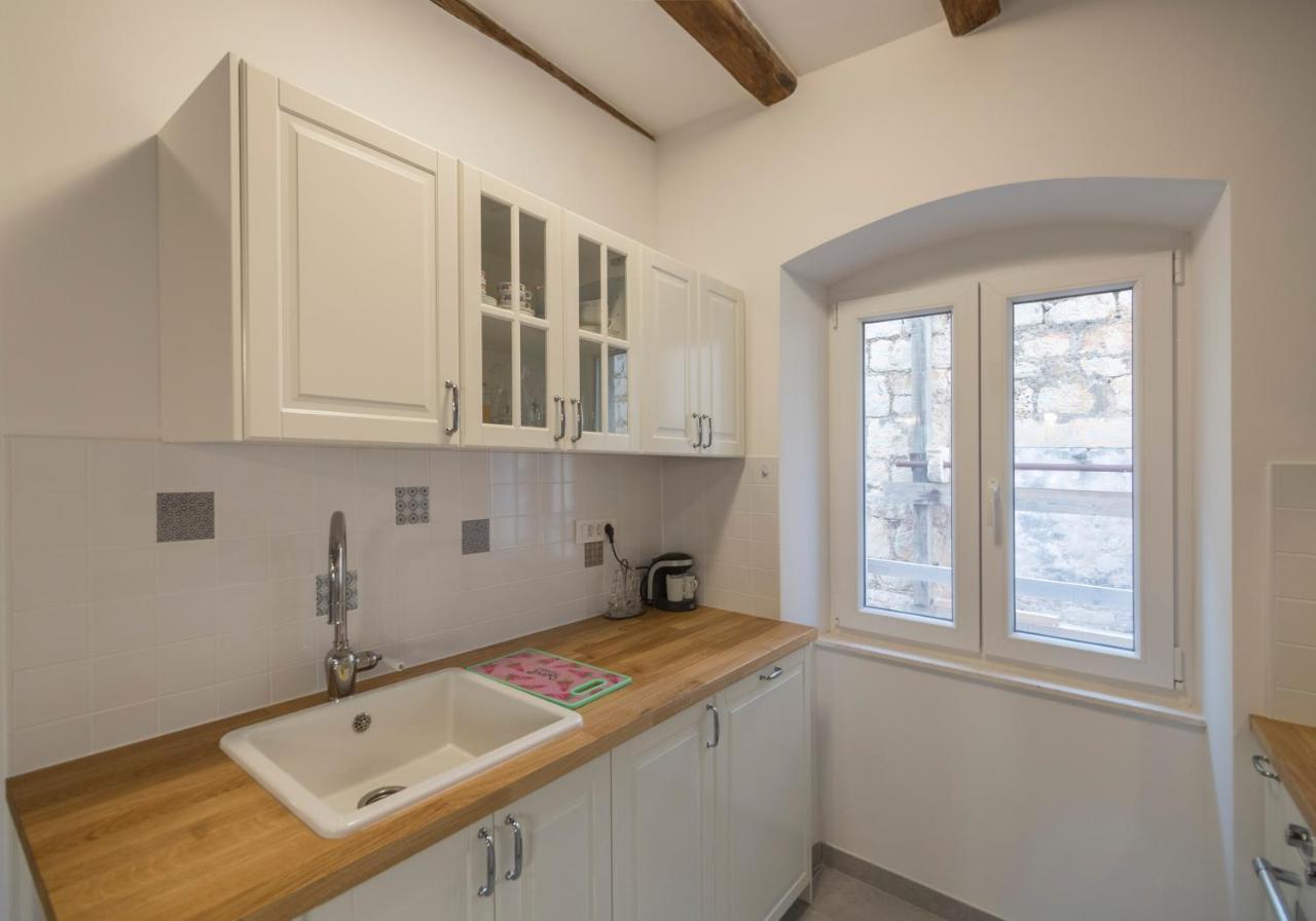 Apartments Bepi Komiža Buitenkant foto