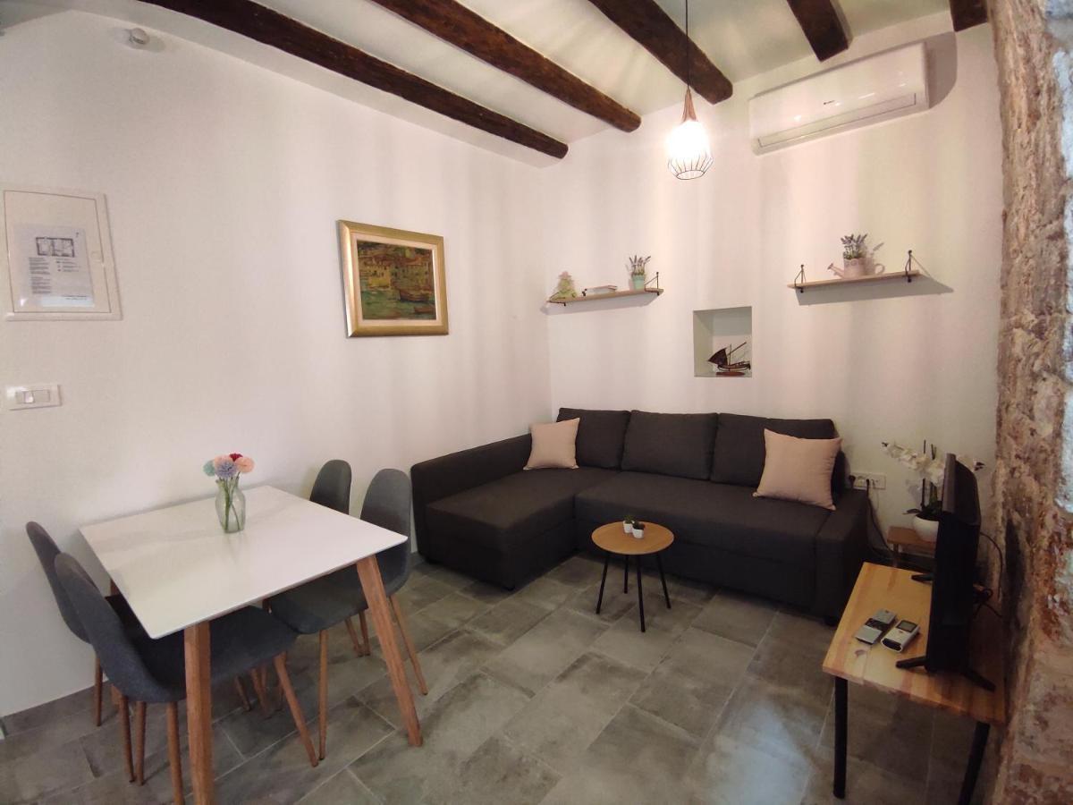Apartments Bepi Komiža Buitenkant foto